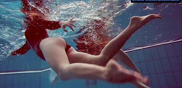  Two hot teens underwater